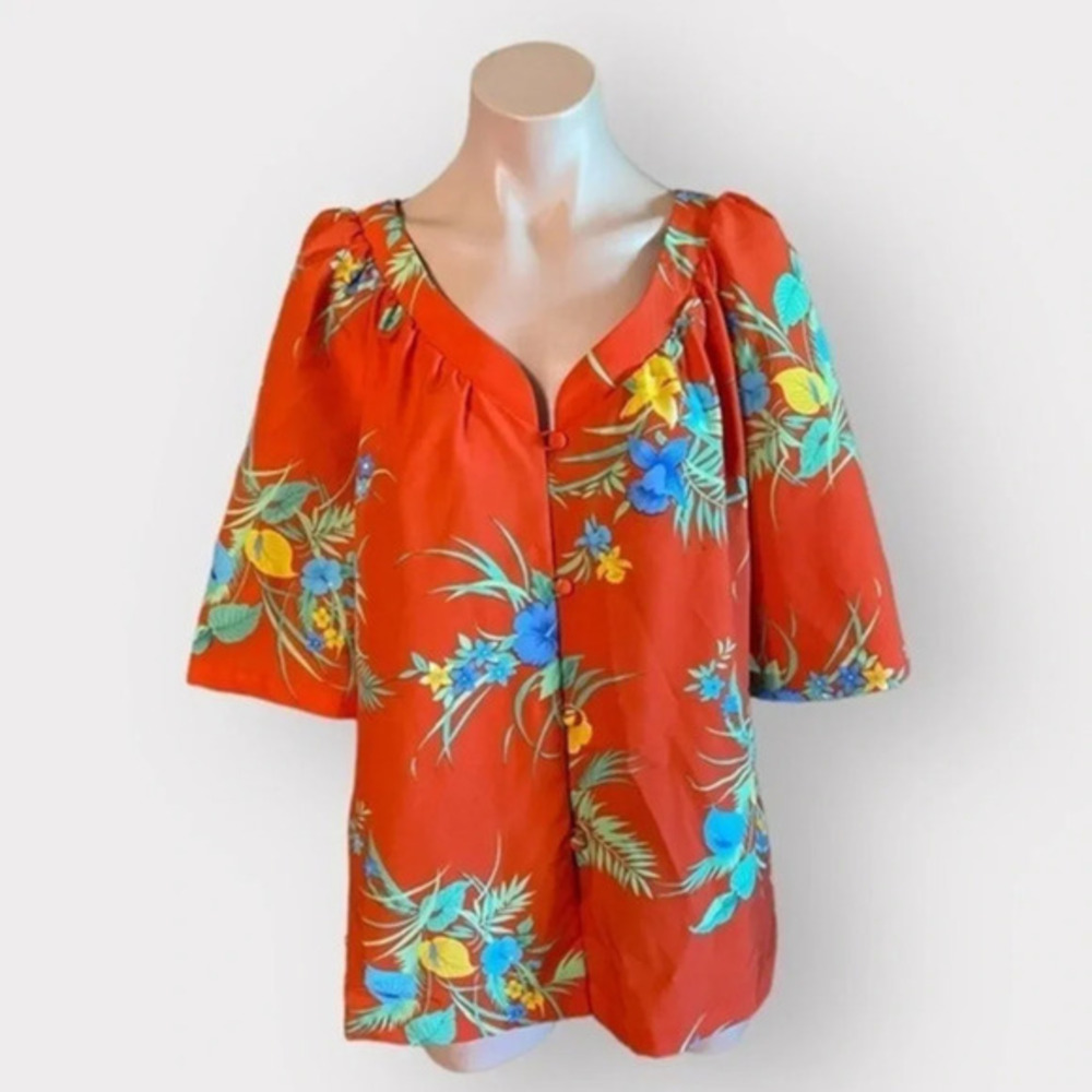 Hilo Hattie’s Vintage Floral Women’s Flawed Button Down Shirt